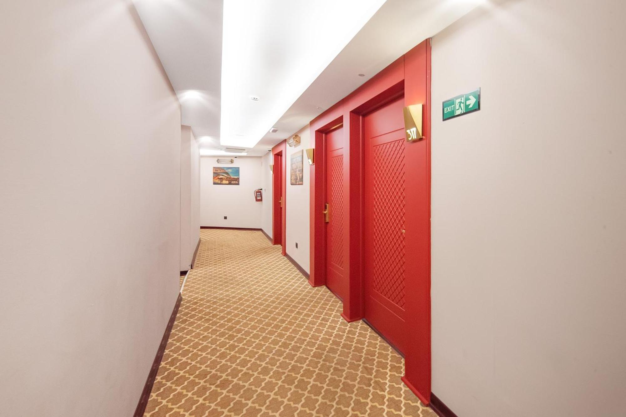 Denis Hotel Тбилиси Экстерьер фото