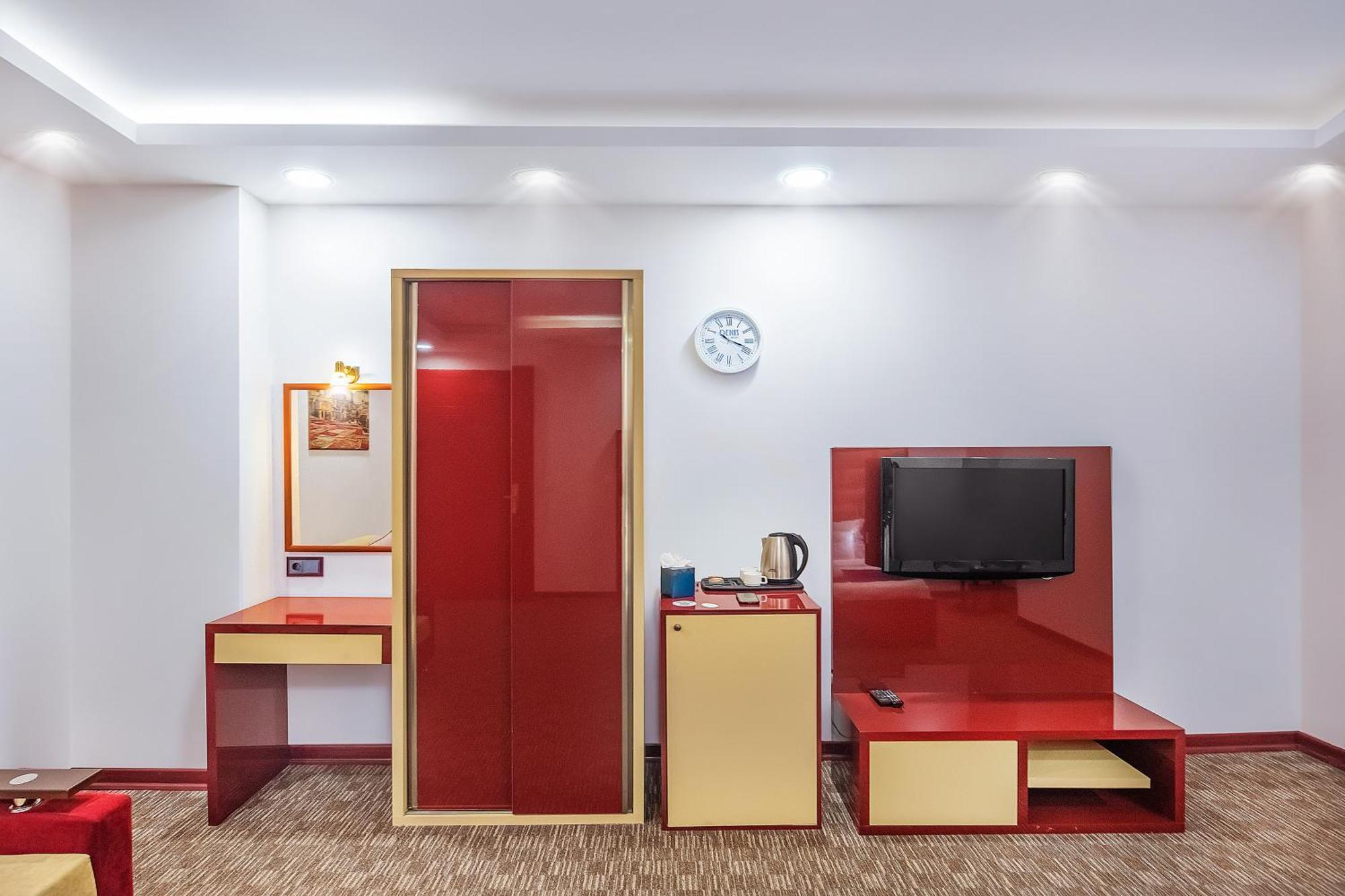 Denis Hotel Тбилиси Экстерьер фото