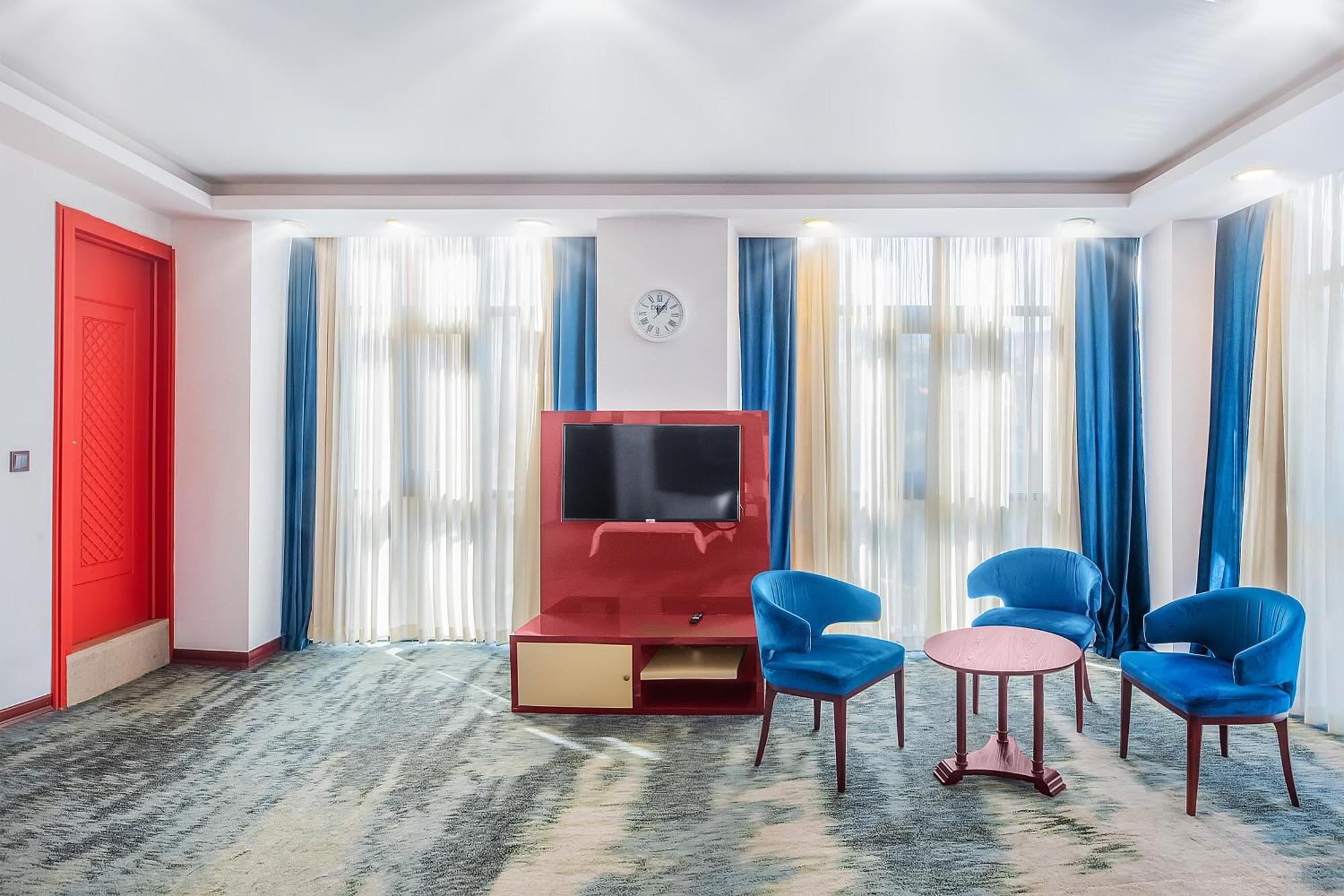 Denis Hotel Тбилиси Экстерьер фото