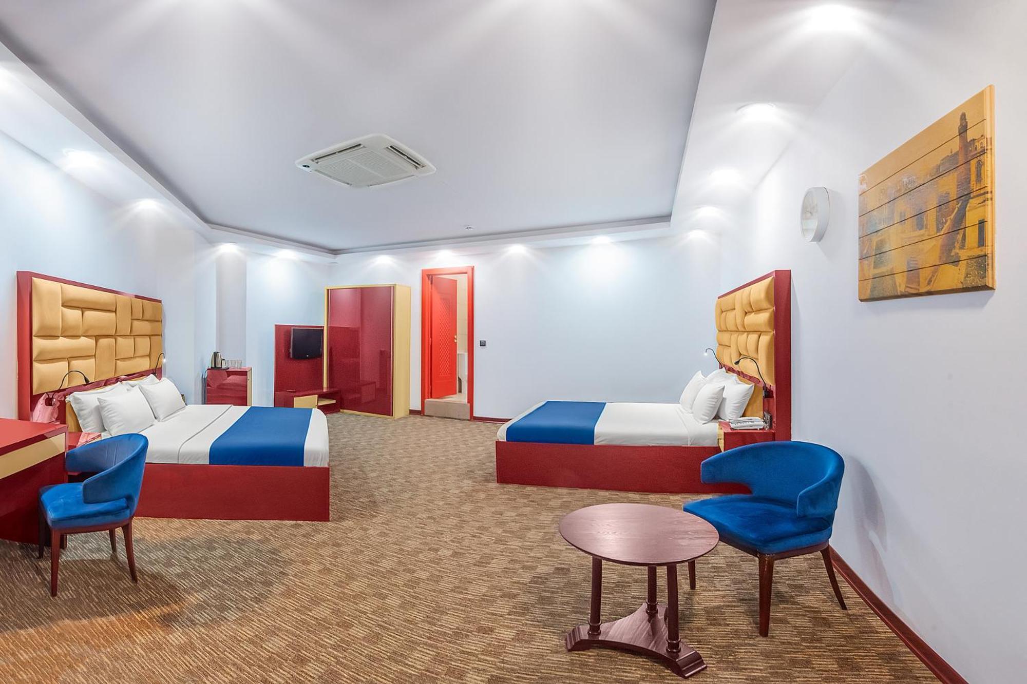 Denis Hotel Тбилиси Экстерьер фото