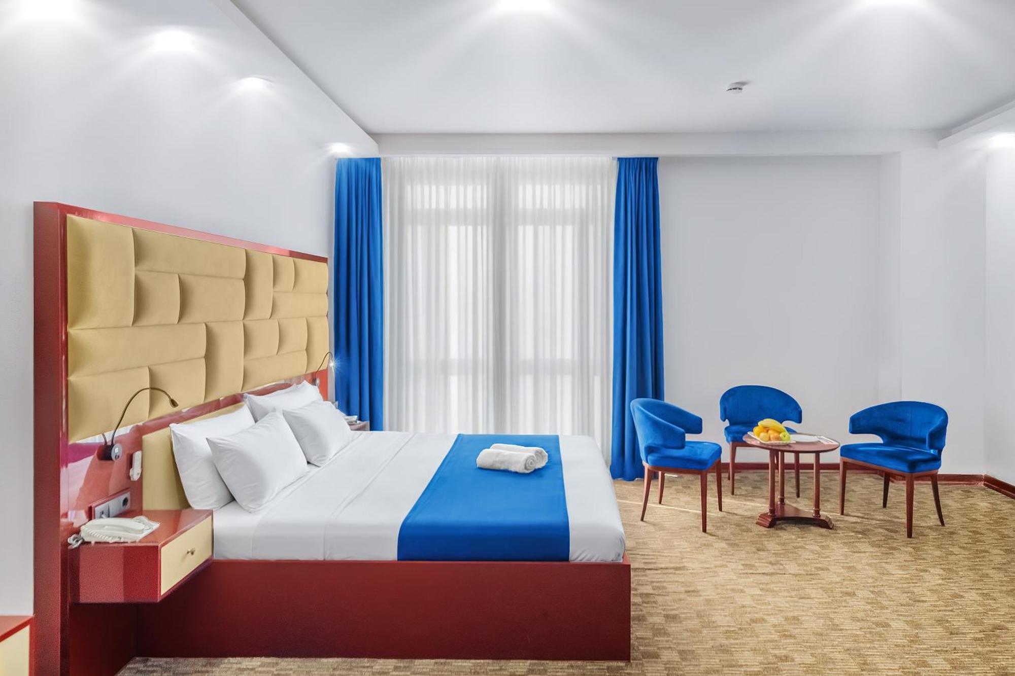 Denis Hotel Тбилиси Экстерьер фото