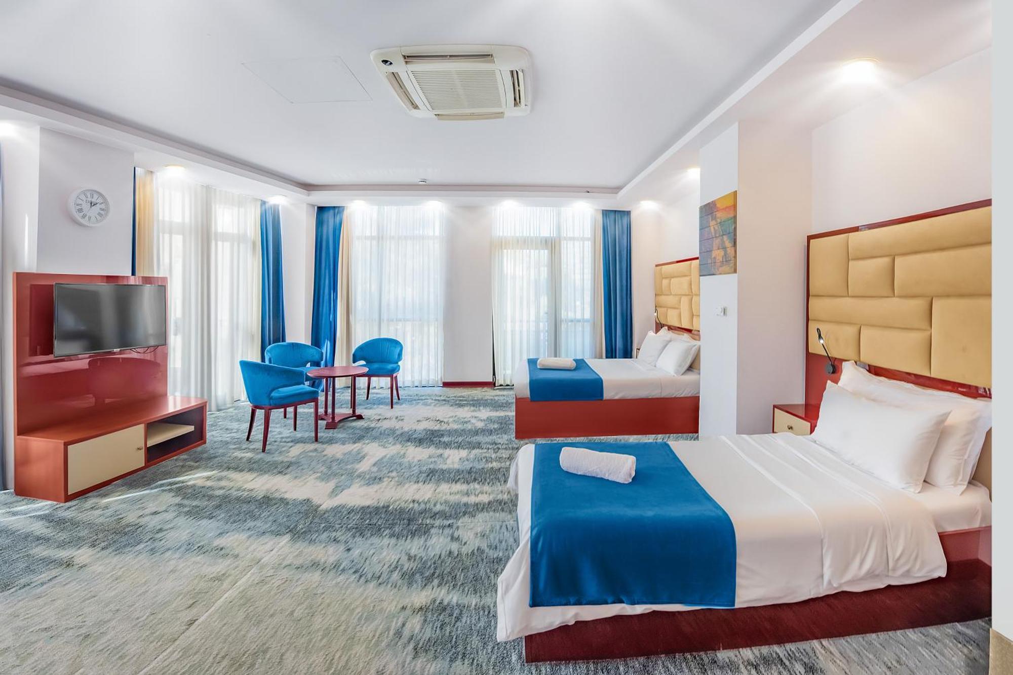 Denis Hotel Тбилиси Экстерьер фото