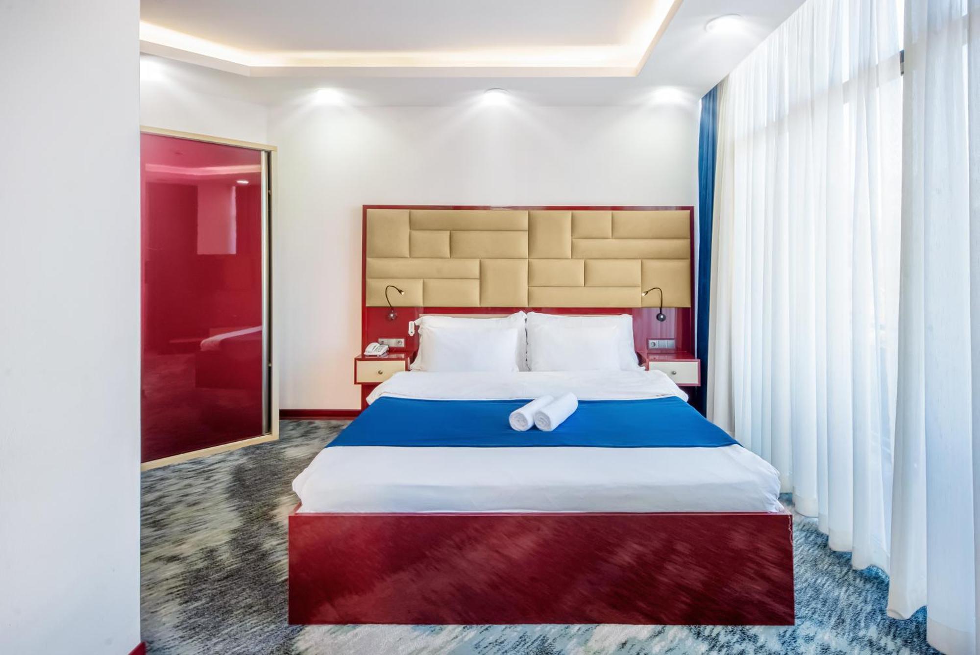 Denis Hotel Тбилиси Экстерьер фото