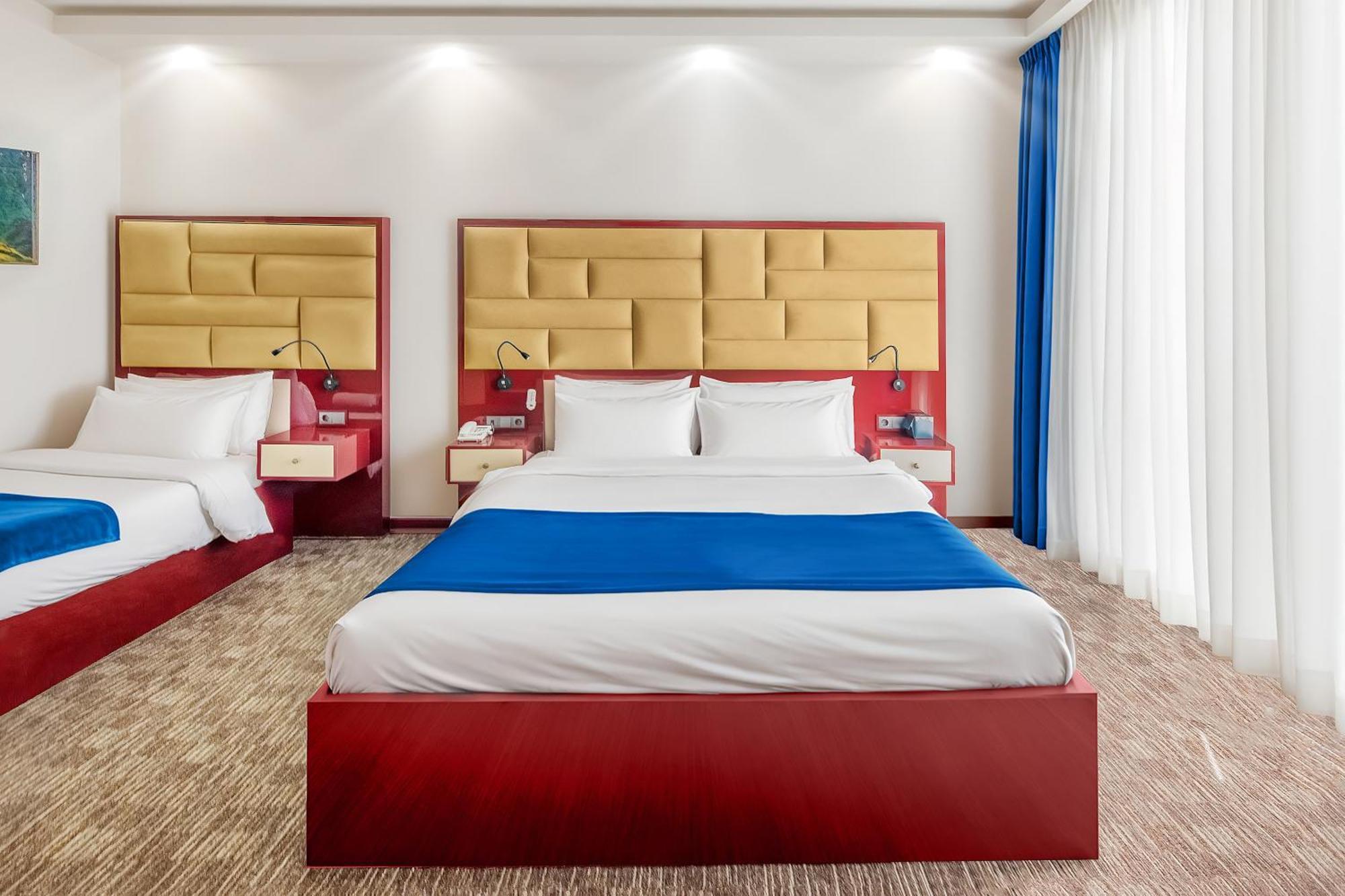 Denis Hotel Тбилиси Экстерьер фото