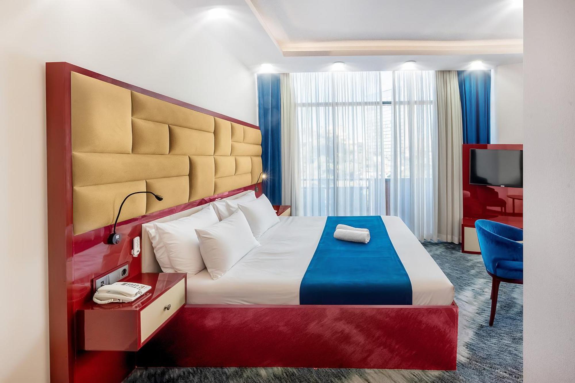 Denis Hotel Тбилиси Экстерьер фото