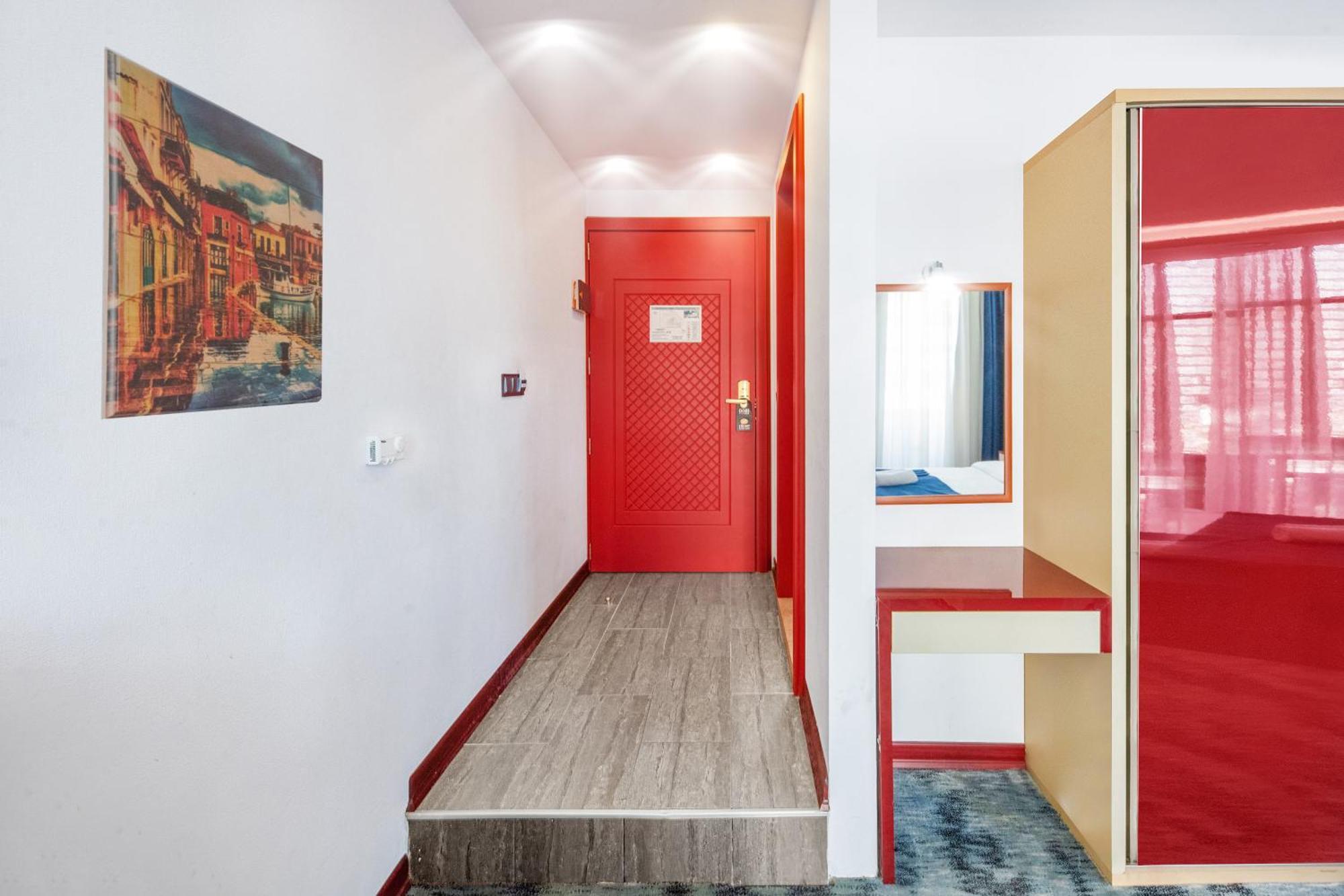 Denis Hotel Тбилиси Экстерьер фото