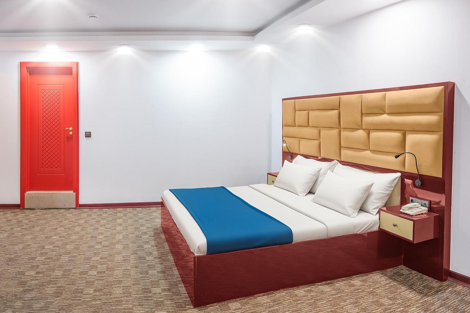 Denis Hotel Тбилиси Экстерьер фото
