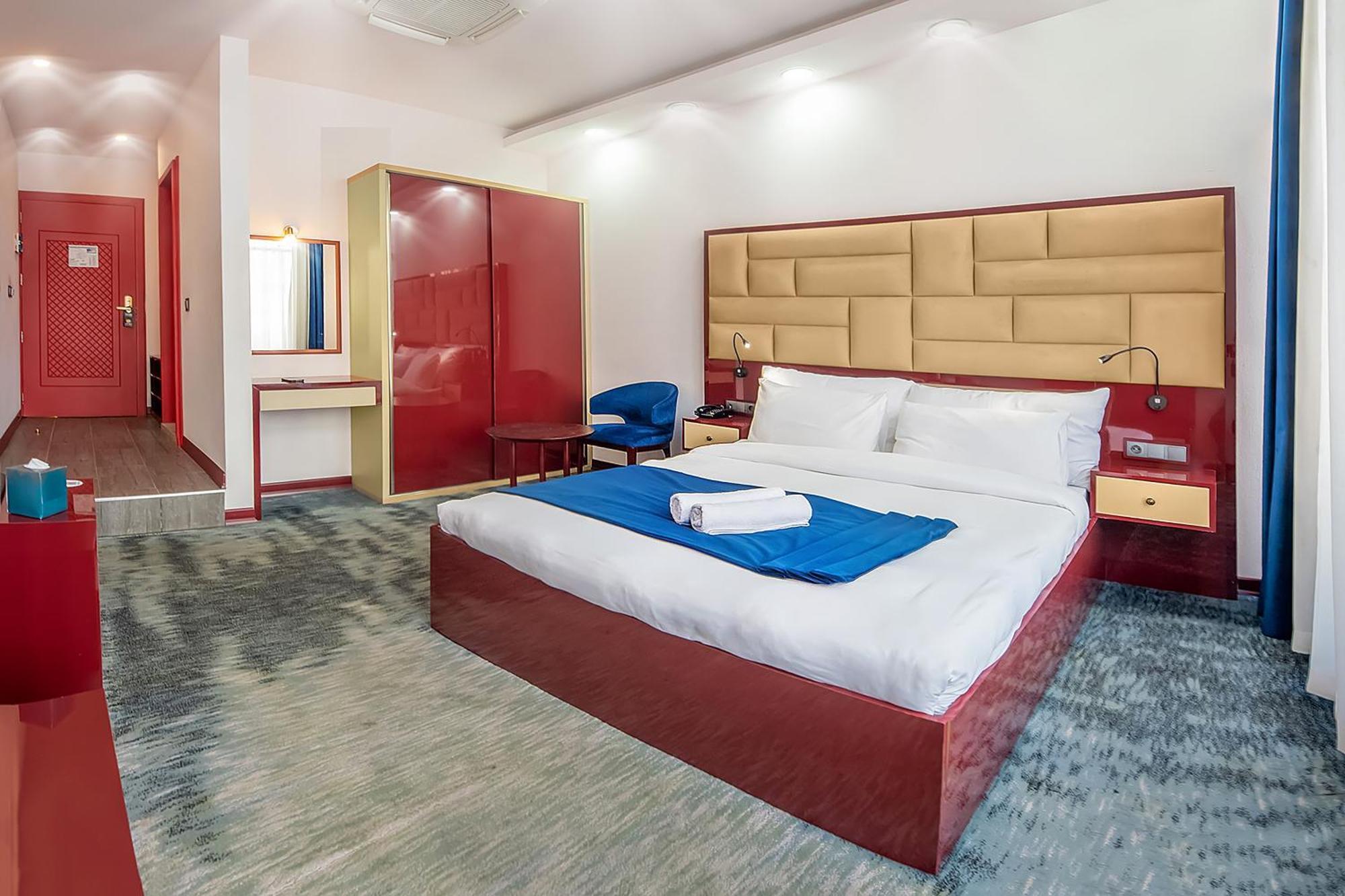 Denis Hotel Тбилиси Экстерьер фото